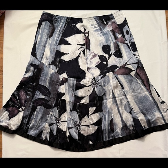 Chico’s Blue, White and Grey Floral Silk Skirt - Picture 1 of 4